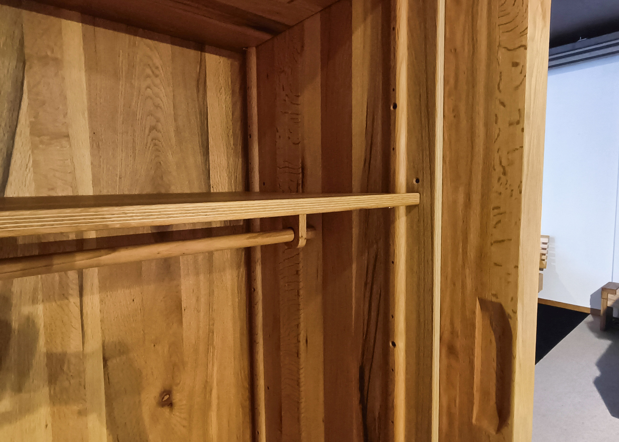 Schwebetürenschrank 214x69x218cm Schwebetürenschrank 214x69x218cm
